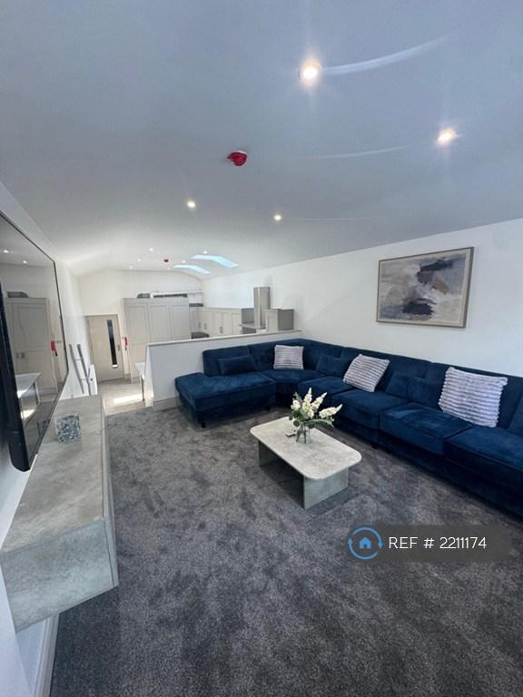 Room Pershore Road in Birmingham