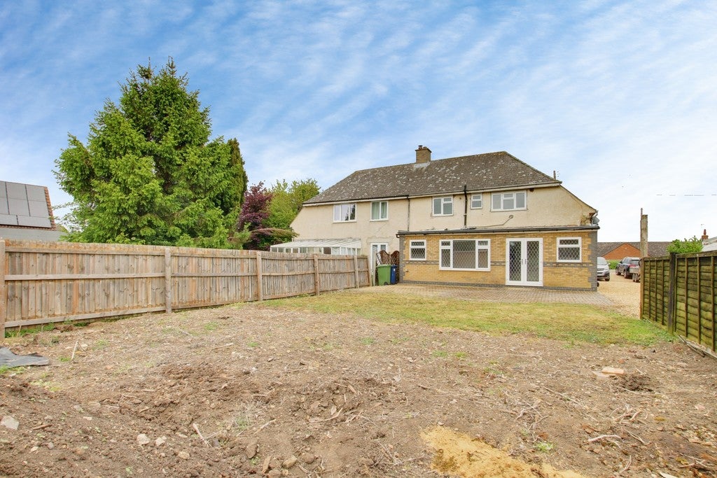 Flat Ugg Mere Court Road in Huntingdonshire