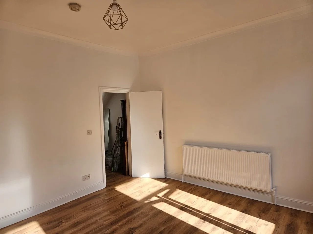 Flat Upper Tooting Road in Greater London