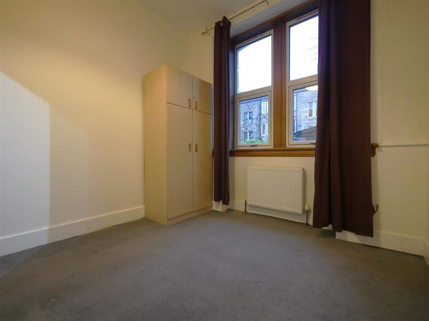 Flat Bearsden Road in Glasgow