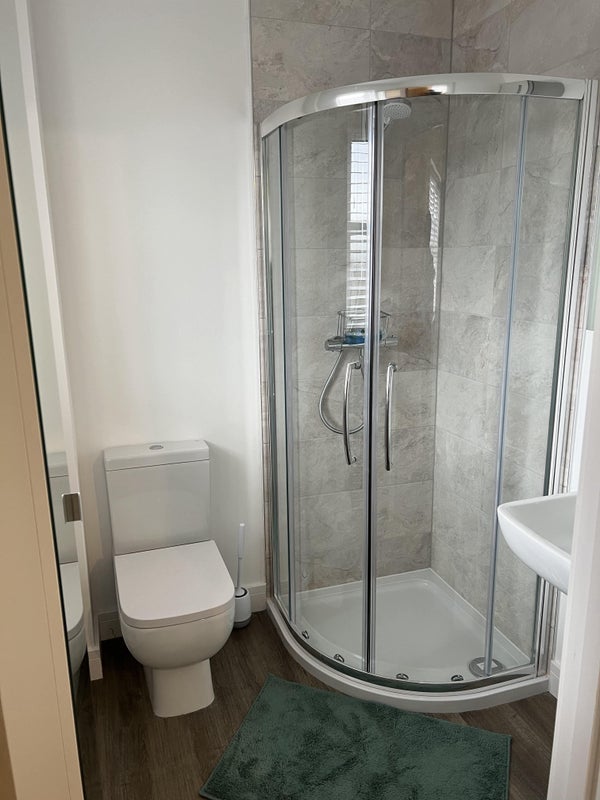 Room Warwick Road in Metropolitan Borough of Solihull