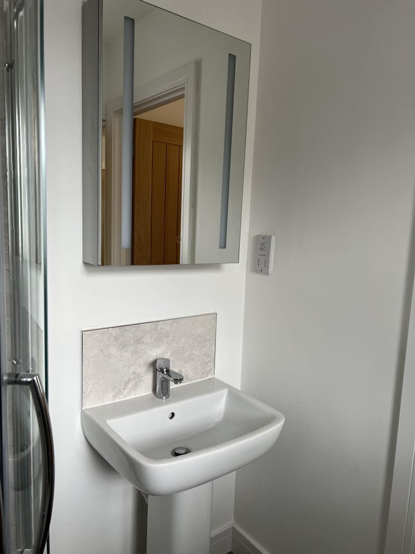 Room Warwick Road in Metropolitan Borough of Solihull