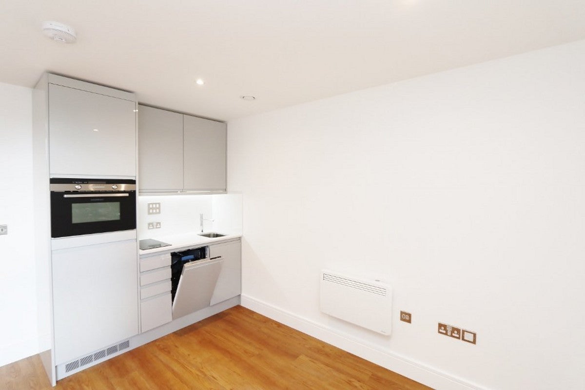 Flat London Road in Greater London