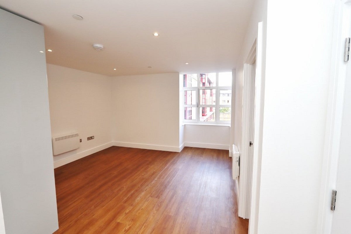 Flat London Road in Greater London