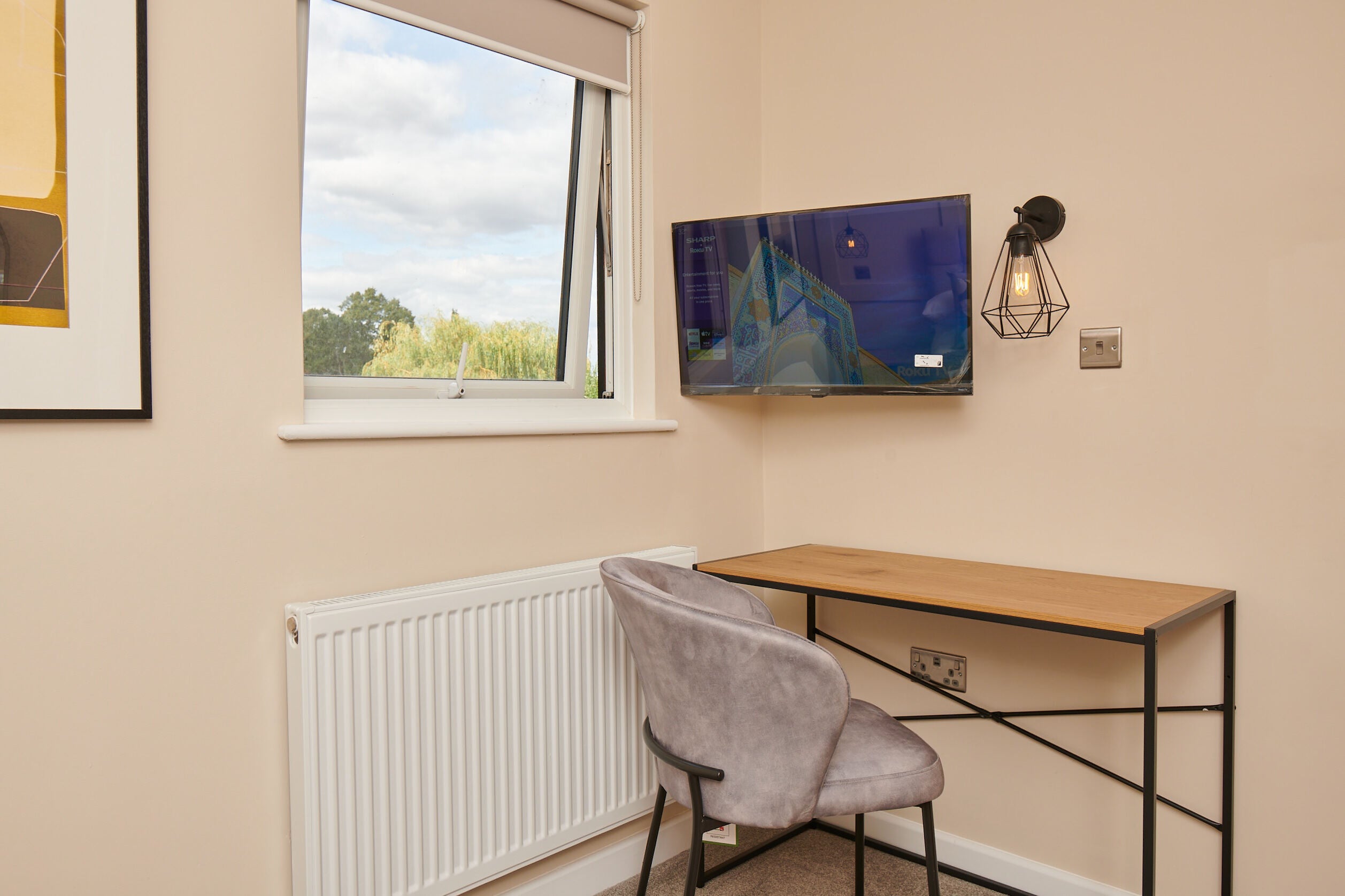 Room Lord Haddon Road in Erewash