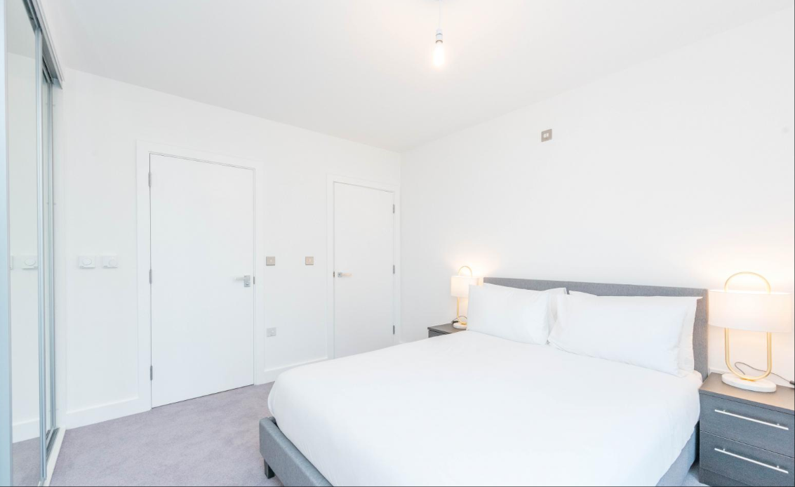 Flat Arniston Way in Greater London