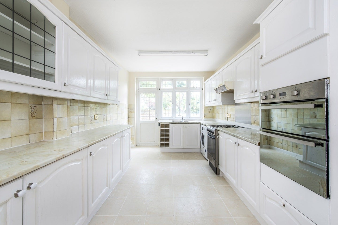 House Lexton Gardens in Greater London