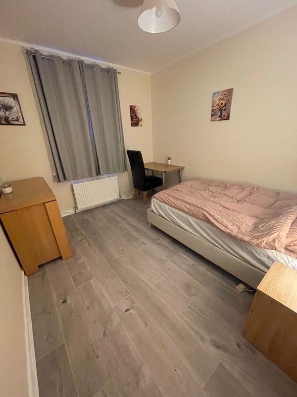 Room Colinton Mains Drive in City of Edinburgh