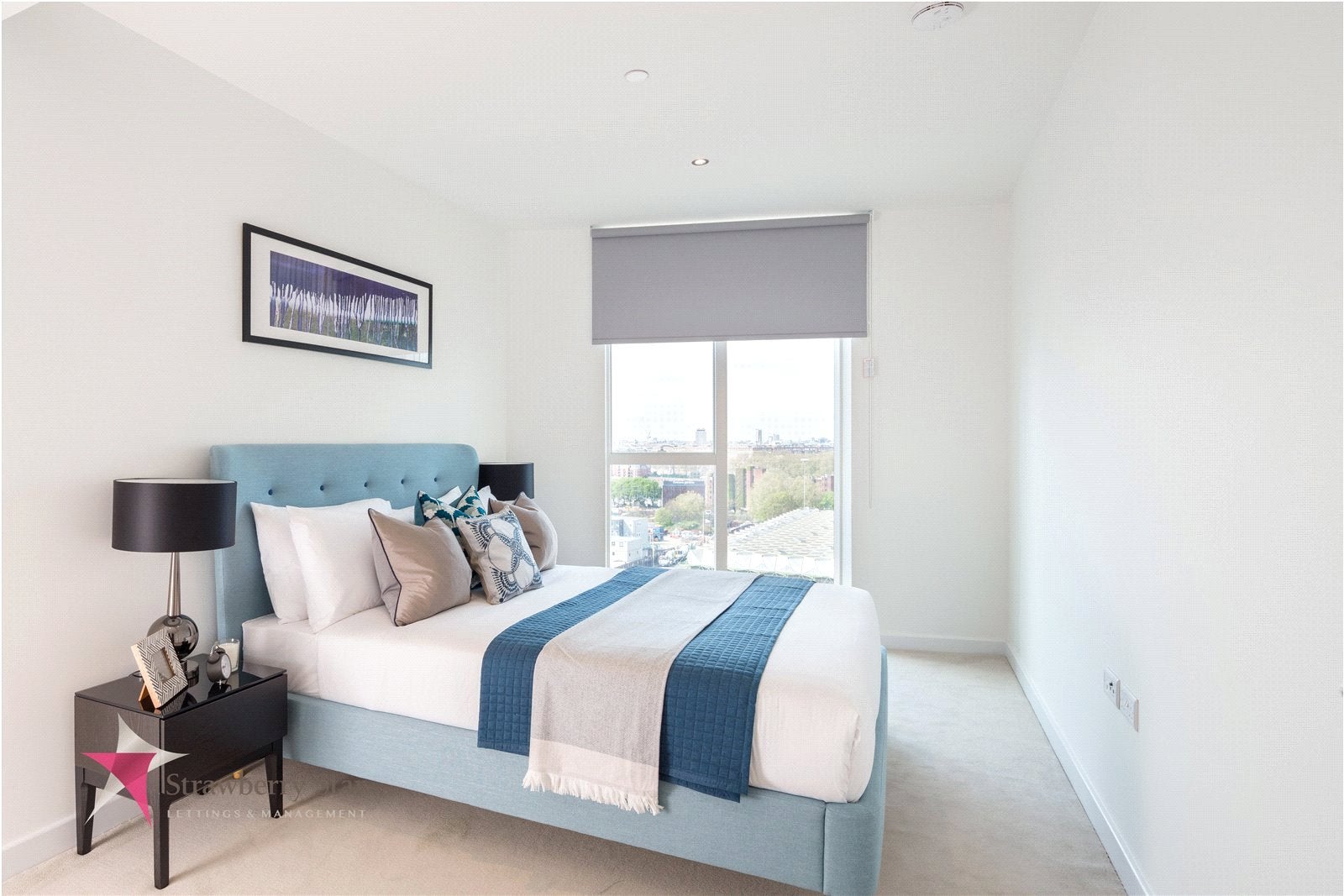 Flat Wyvil Road in Greater London
