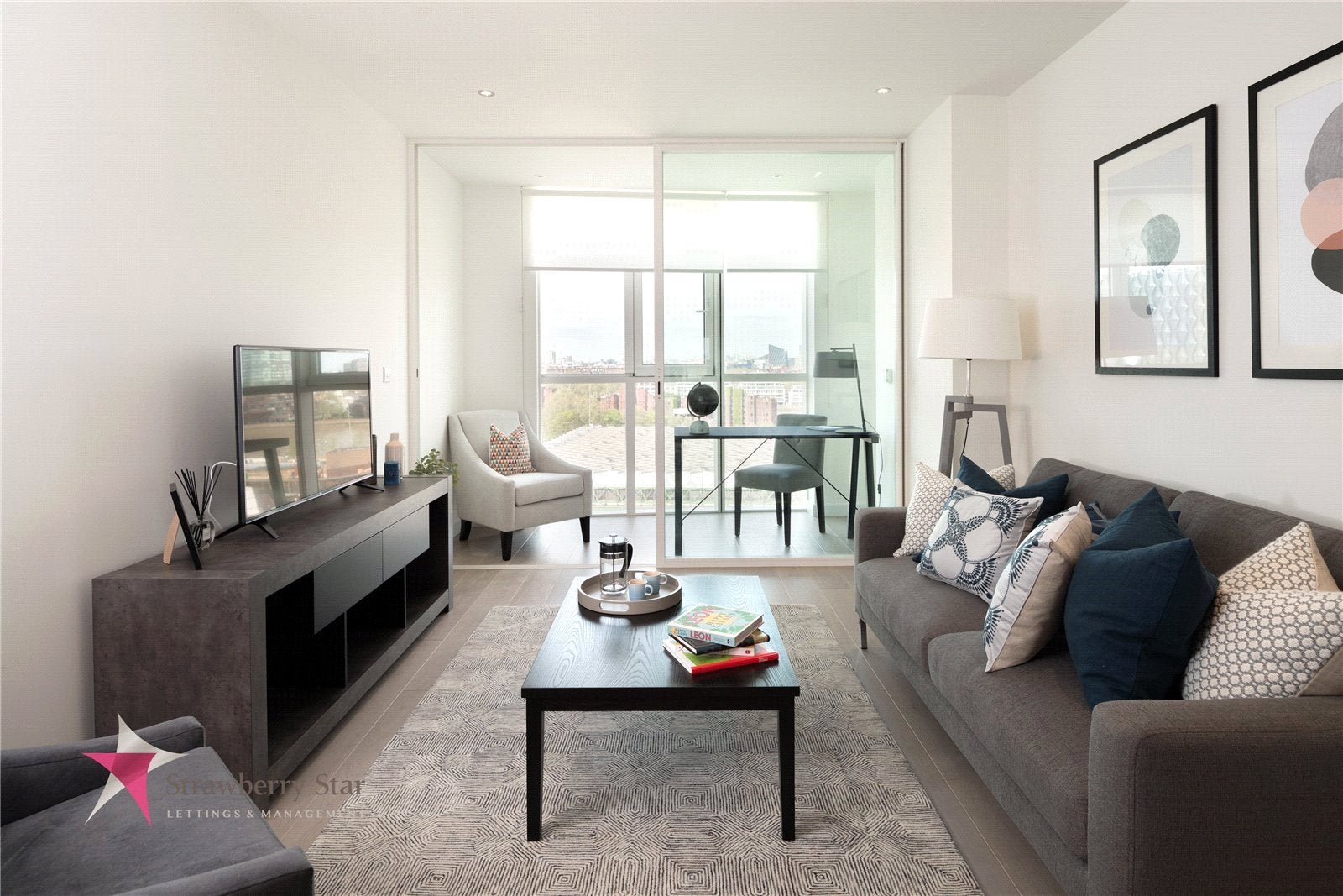 Flat Wyvil Road in Greater London