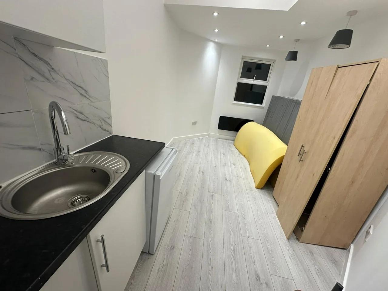 Flat Comerford Road in Greater London