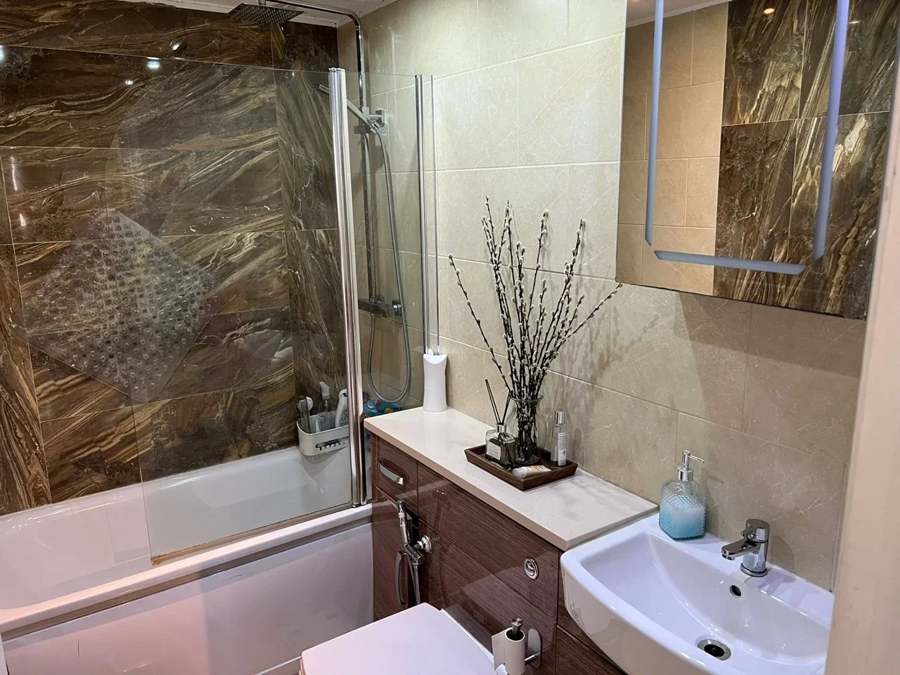 Flat Belsize Park Gardens in Greater London