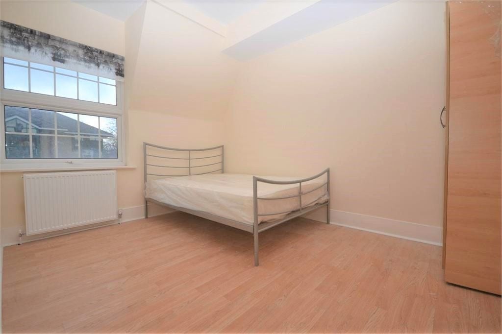 Flat London Road in Greater London