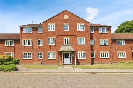 Flat Peartree Lane in Welwyn Hatfield