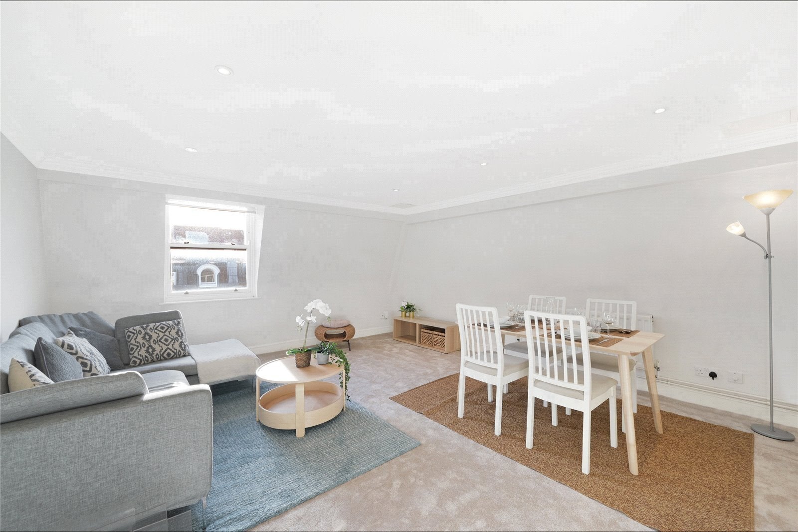 Flat Knaresborough Place in Greater London
