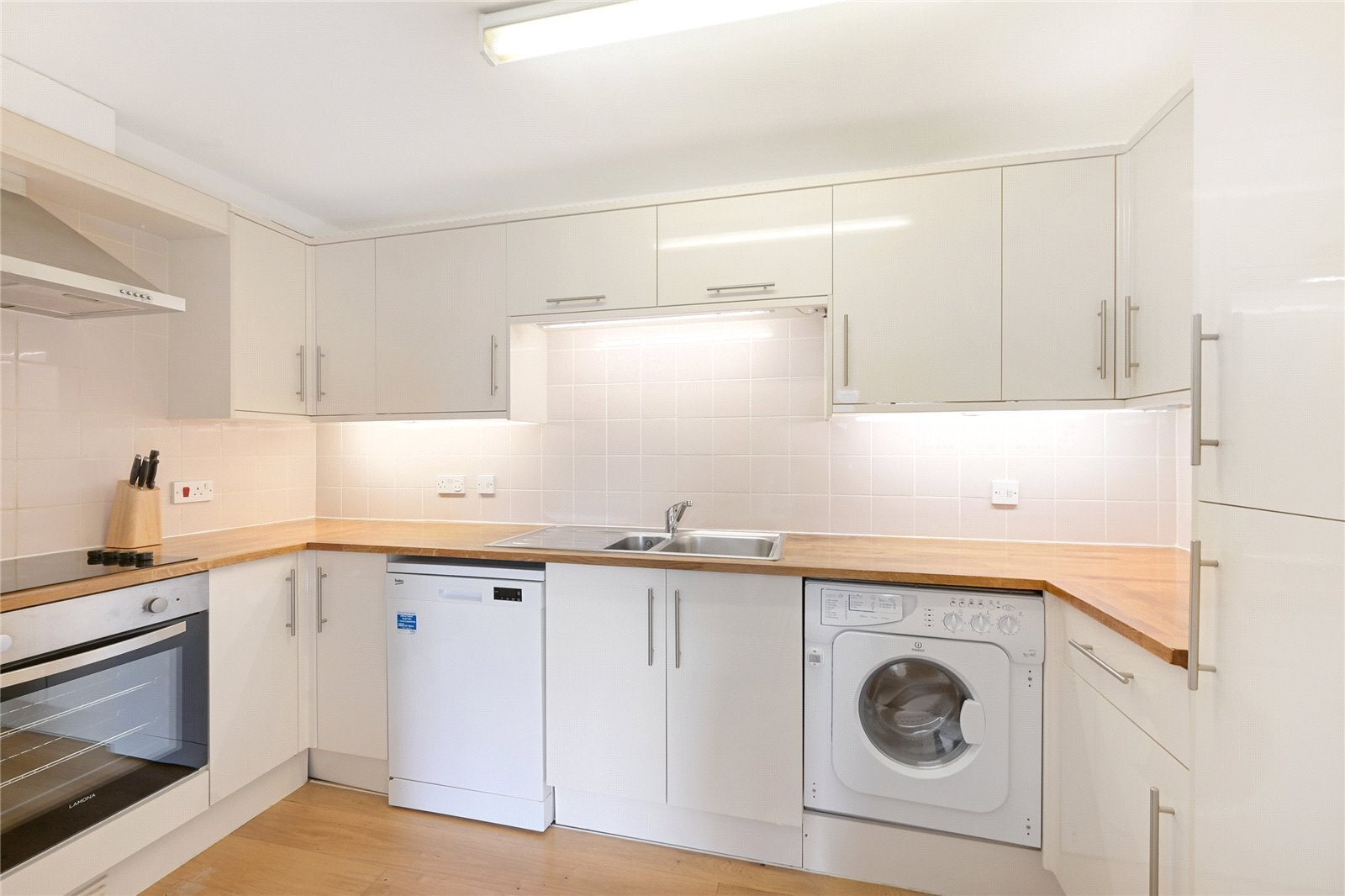 Flat Knaresborough Place in Greater London