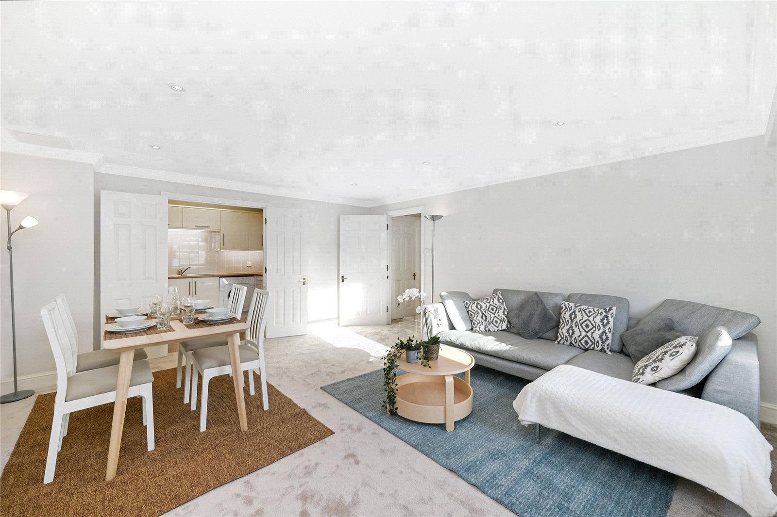Flat Knaresborough Place in Greater London
