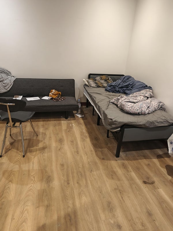 Room Vicarage Lane in Greater London