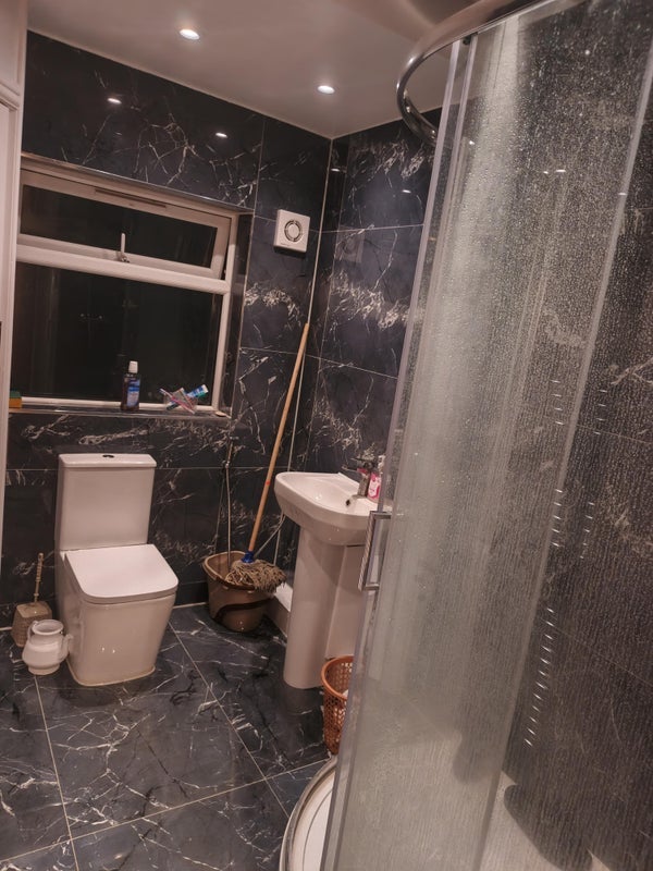 Room Vicarage Lane in Greater London
