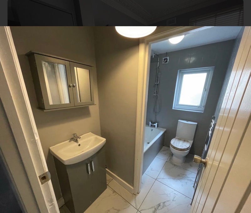 Room Nunhead Lane in Greater London