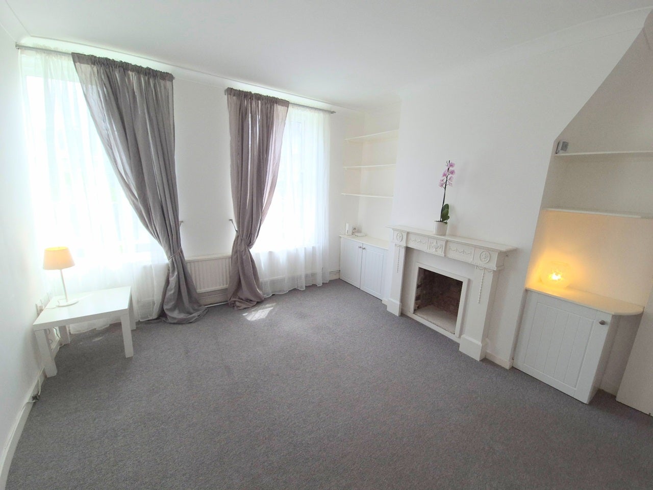 Flat Hazellville Road in Greater London