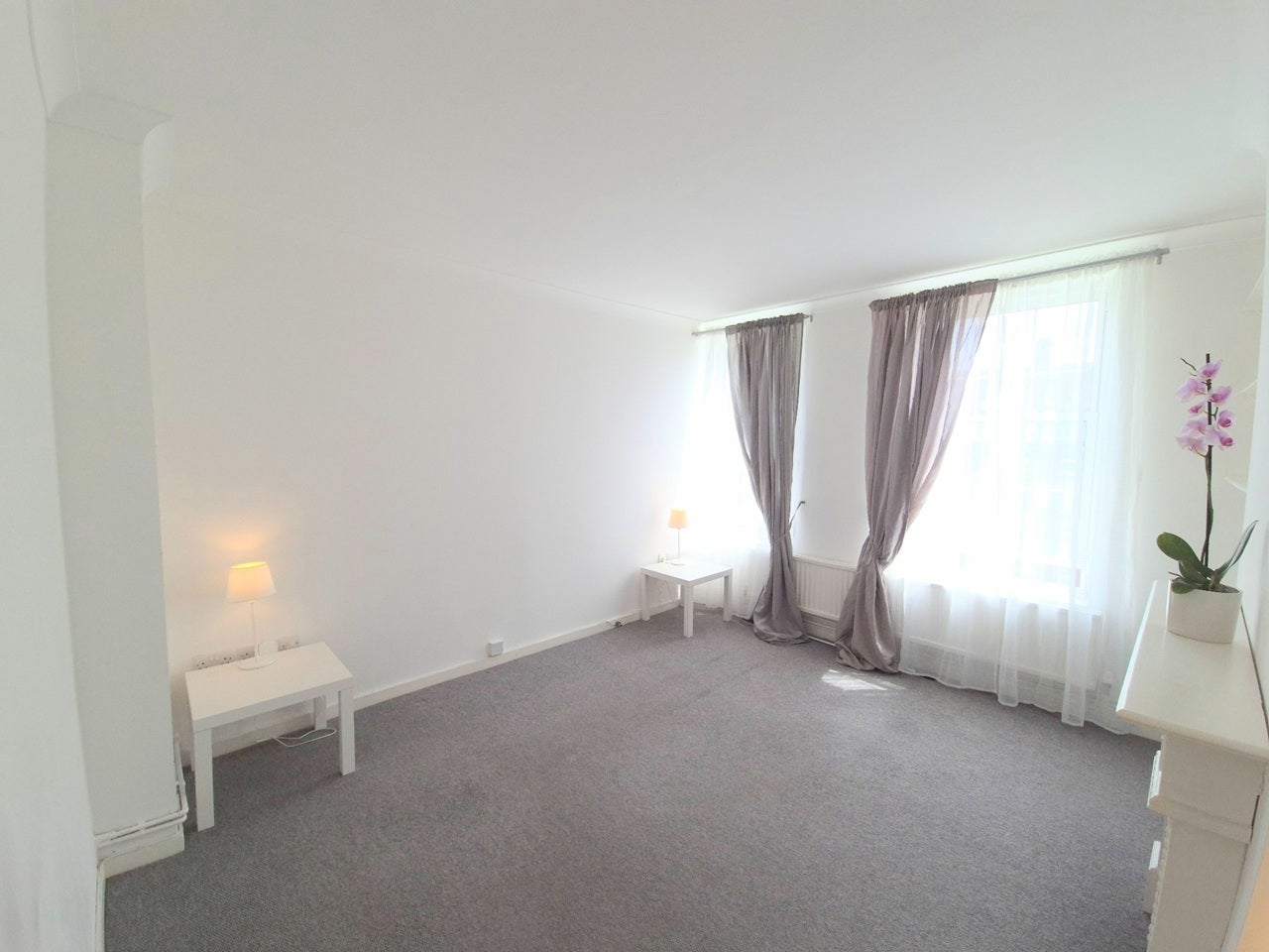 Flat Hazellville Road in Greater London