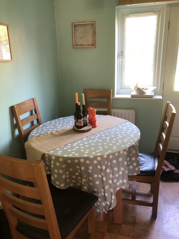 Room Stonelea Court in Leeds