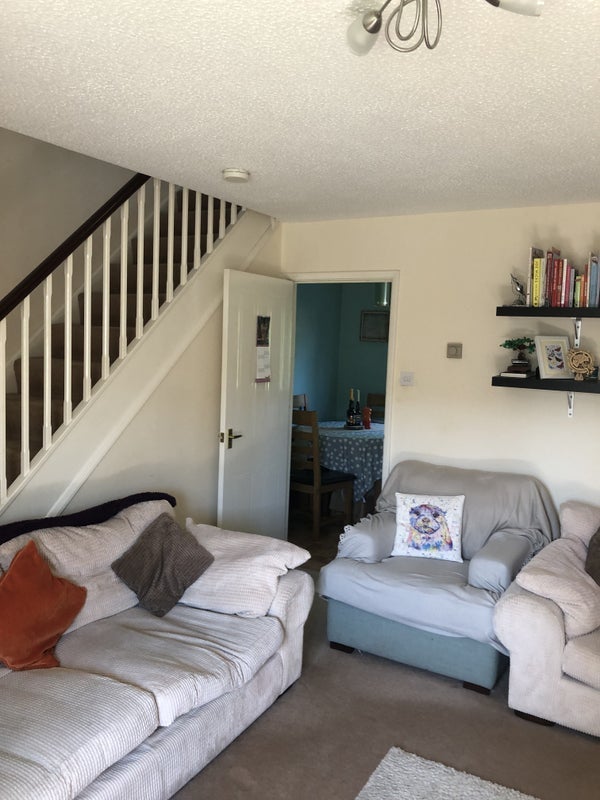 Room Stonelea Court in Leeds