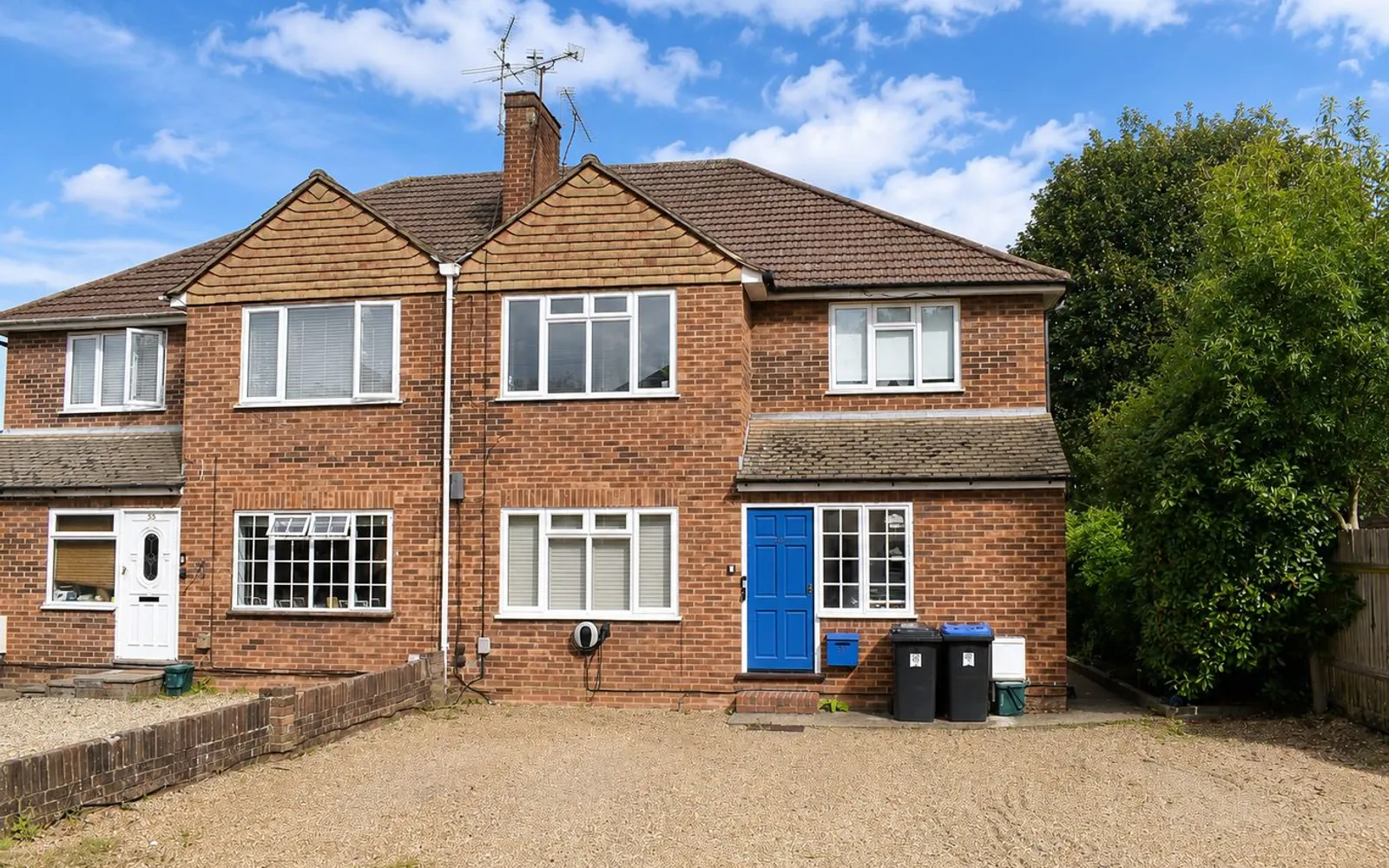 Flat Royston Avenue in Woking