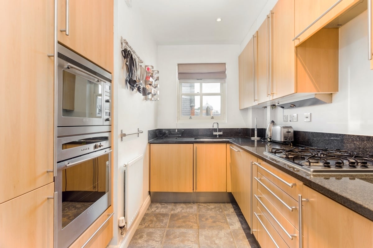 Flat Longbourn in Windsor
