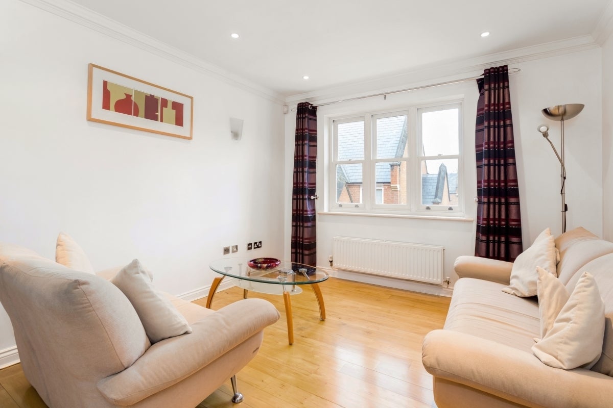 Flat Longbourn in Windsor