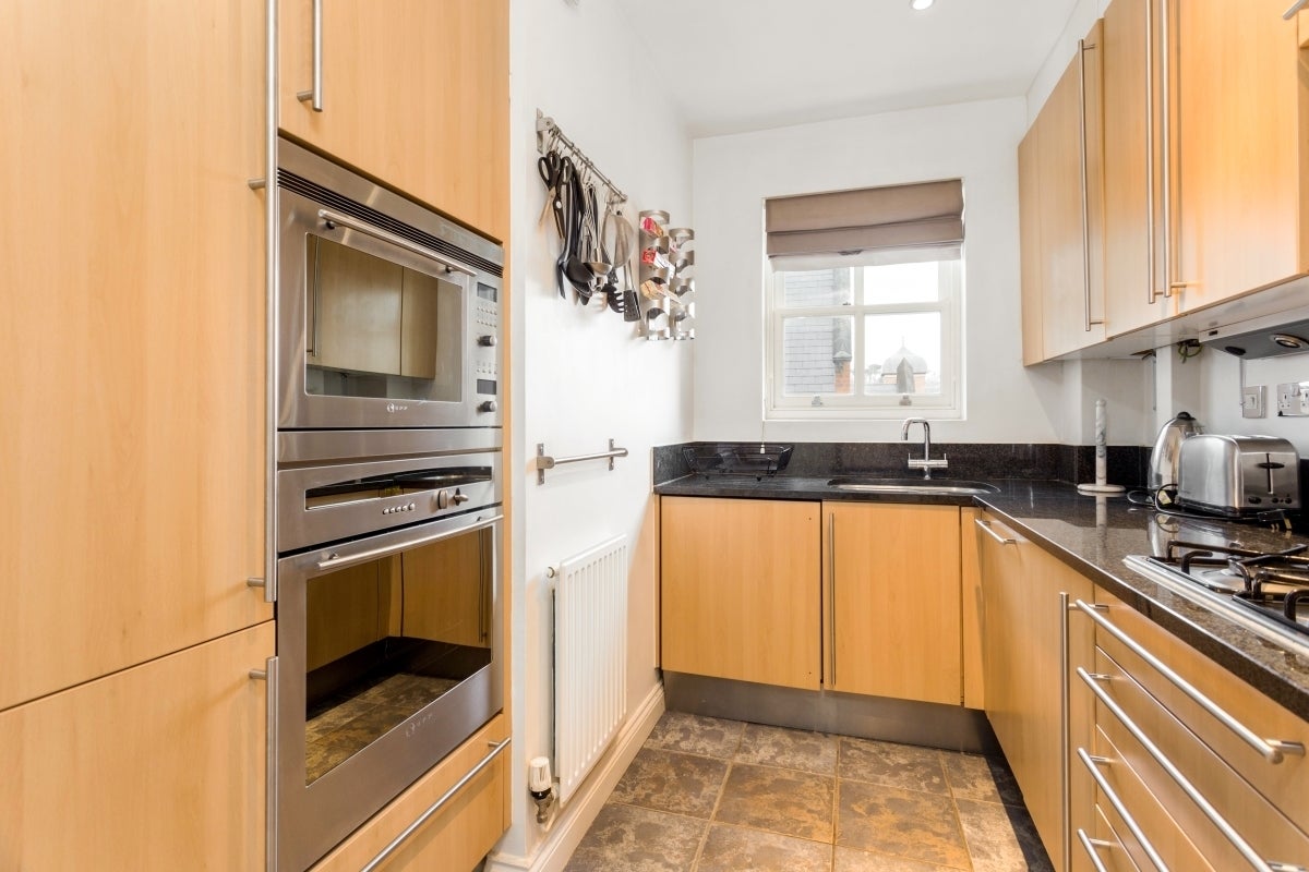 Flat Longbourn in Windsor