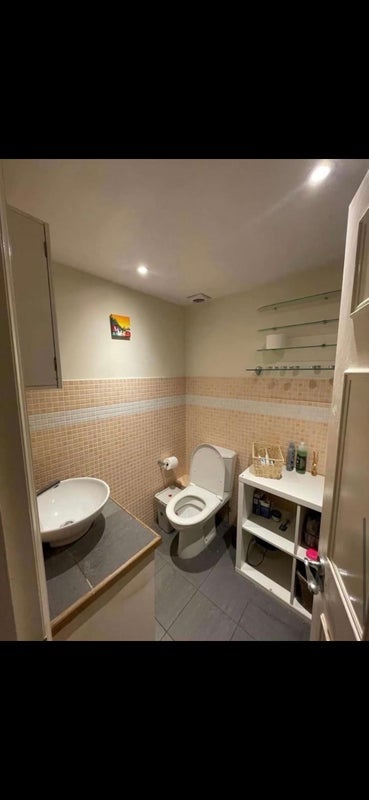 Room Adelaide Grove in Greater London