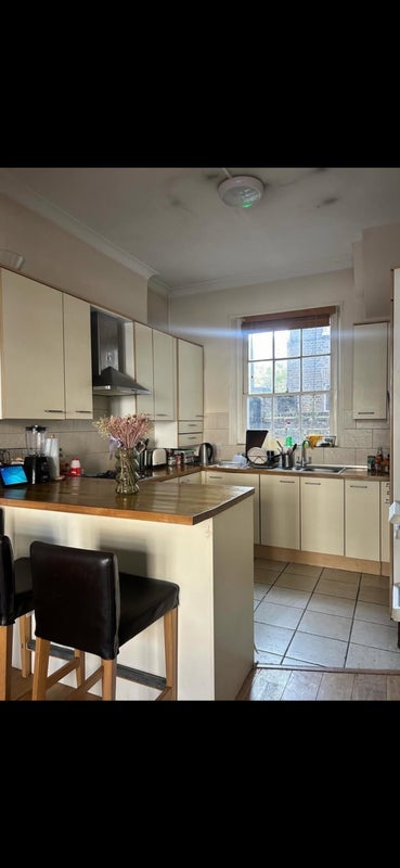 Room Adelaide Grove in Greater London