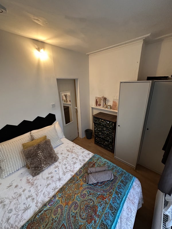 Room Rectory Lane in Greater London