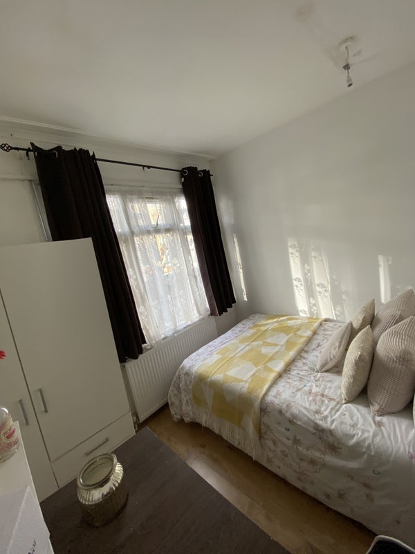 Room Rectory Lane in Greater London