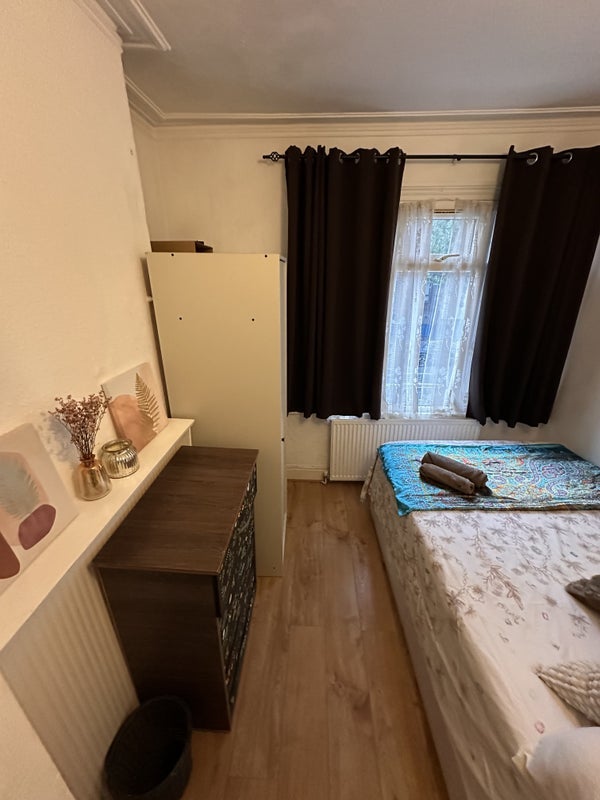 Room Rectory Lane in Greater London