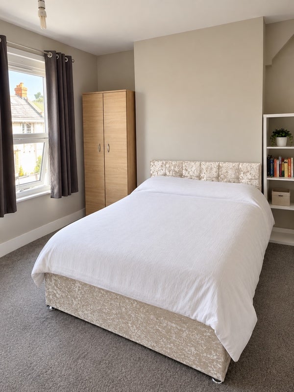 Room Combedale Road in Greater London
