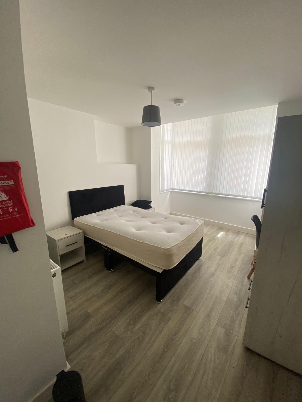 Room Queen's Road in Stoke-On-Trent