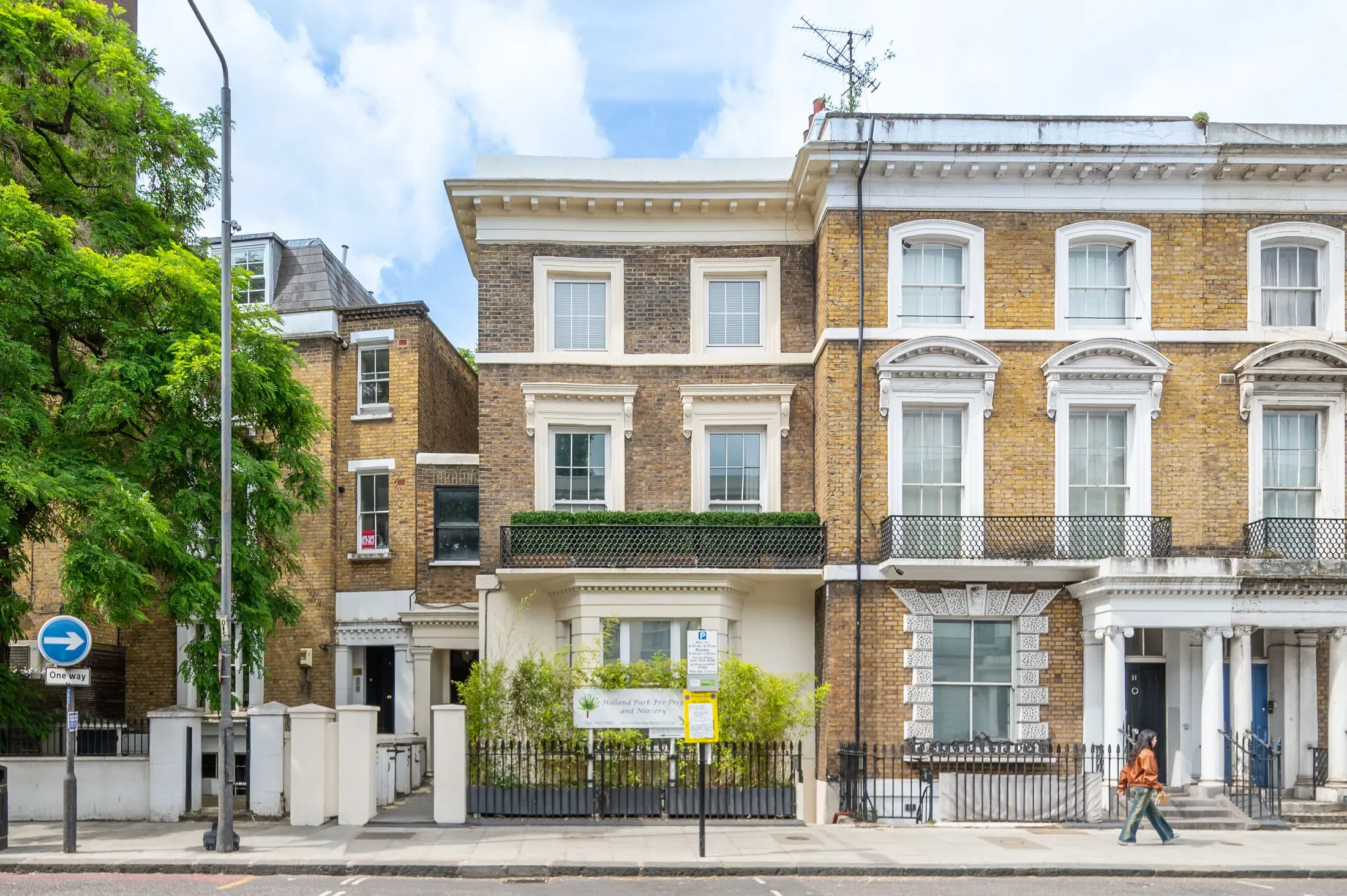 Flat Russell Road in Greater London