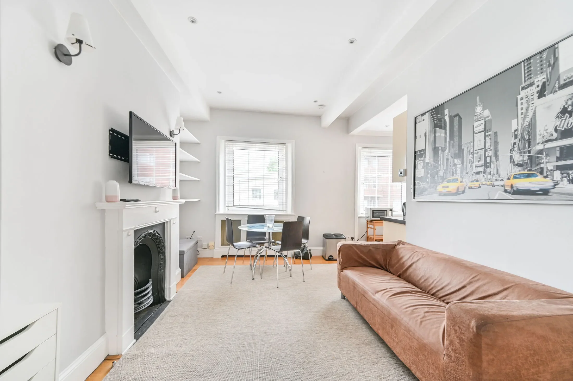 Flat Russell Road in Greater London