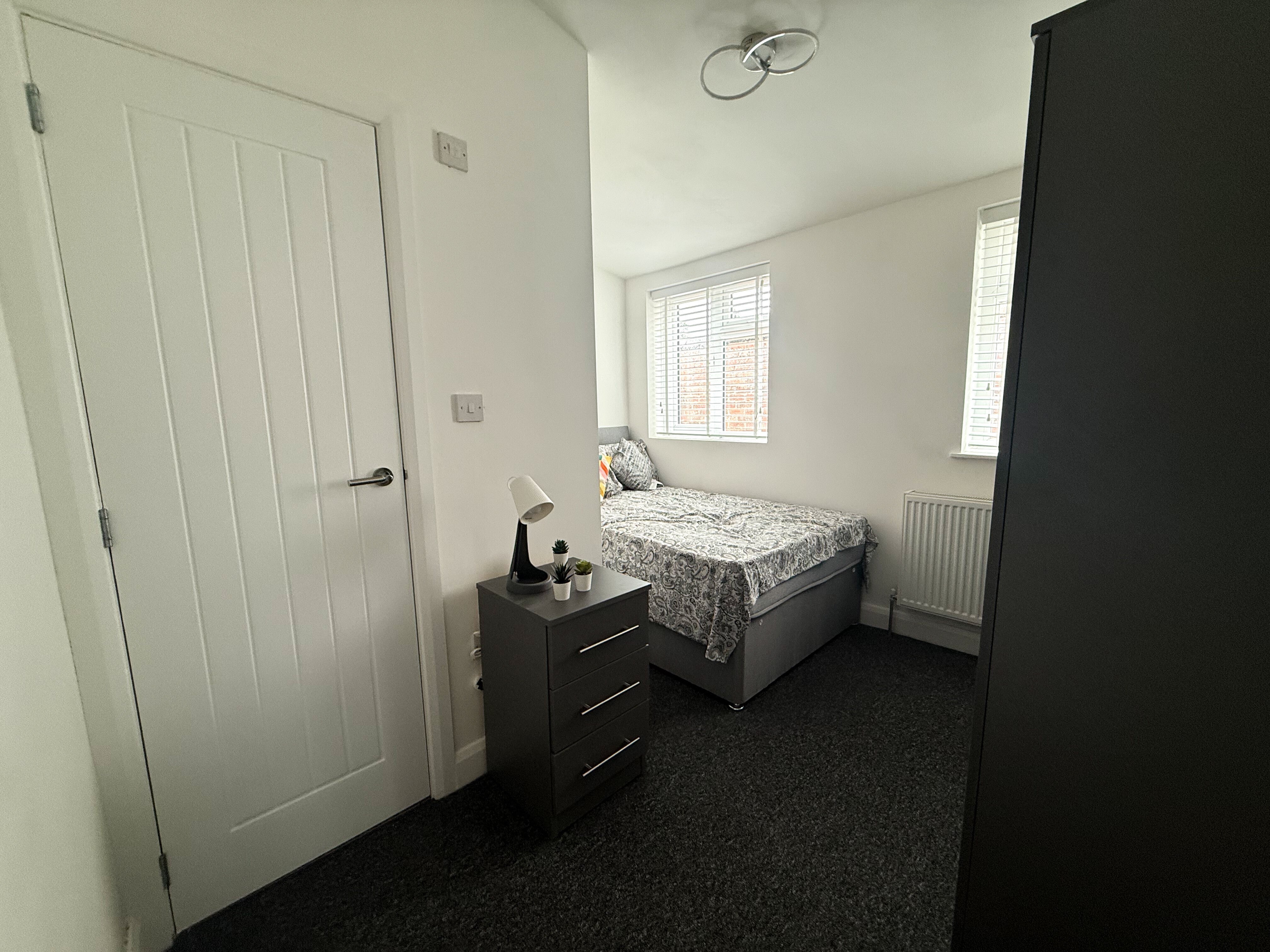 Room Hallam Street in Sandwell