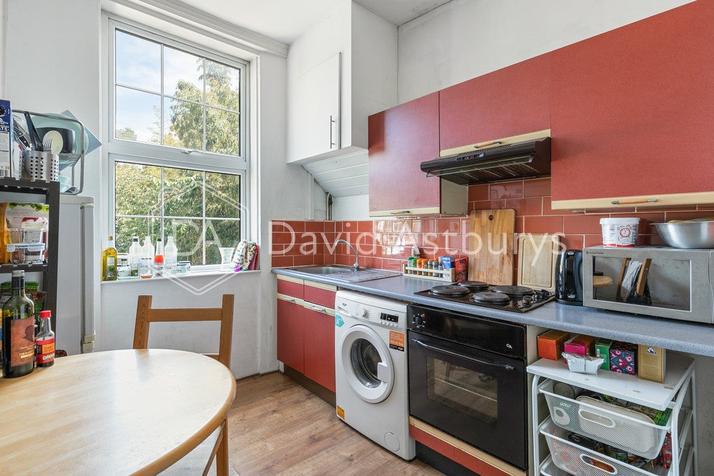 Flat Hornsey Road in Greater London