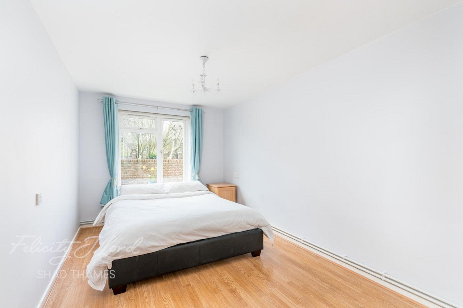 Flat Gomm Road in Greater London