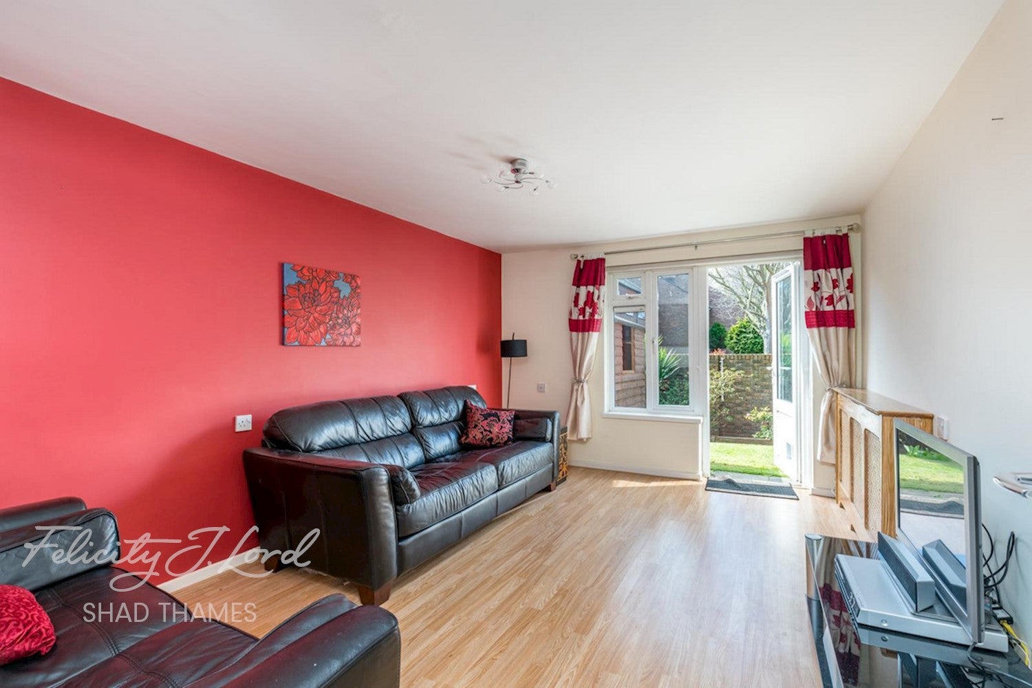 Flat Gomm Road in Greater London
