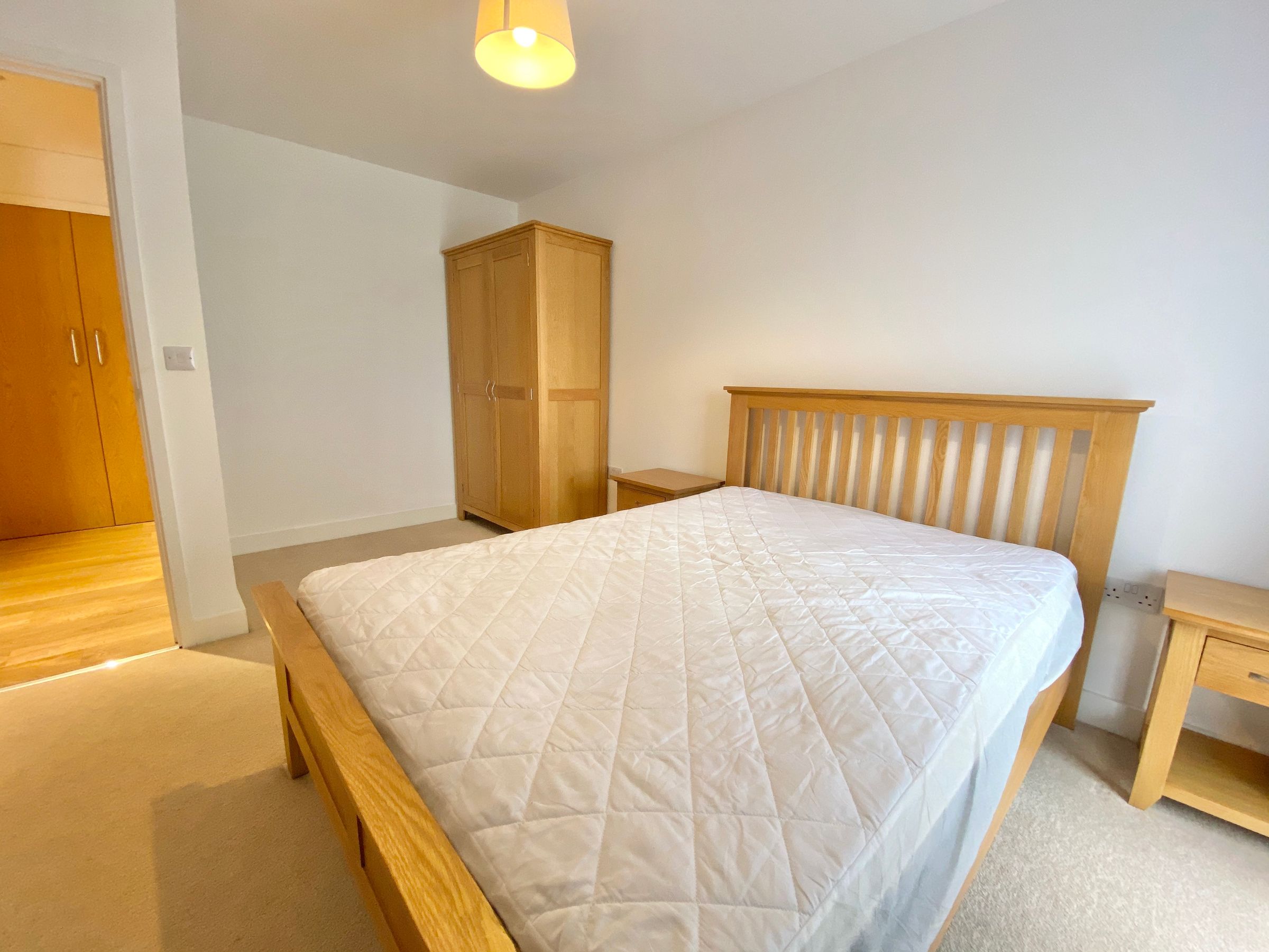 Flat Wapping Railway Wharf in Bristol