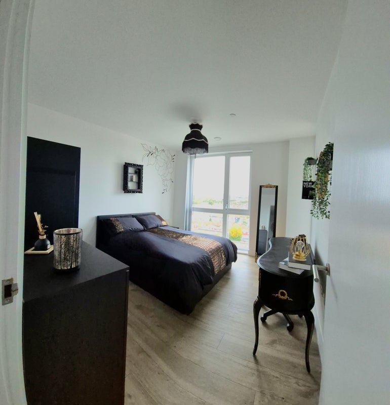 Room Beck Square in Greater London