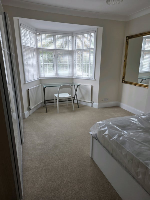 Room Wilmer Way in Greater London
