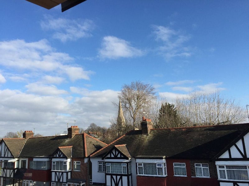 Room Markmanor Avenue in Greater London