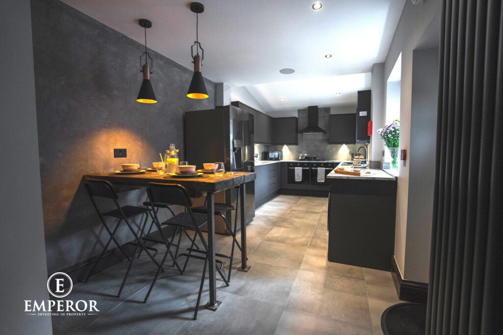 Room Leopold Road in Liverpool